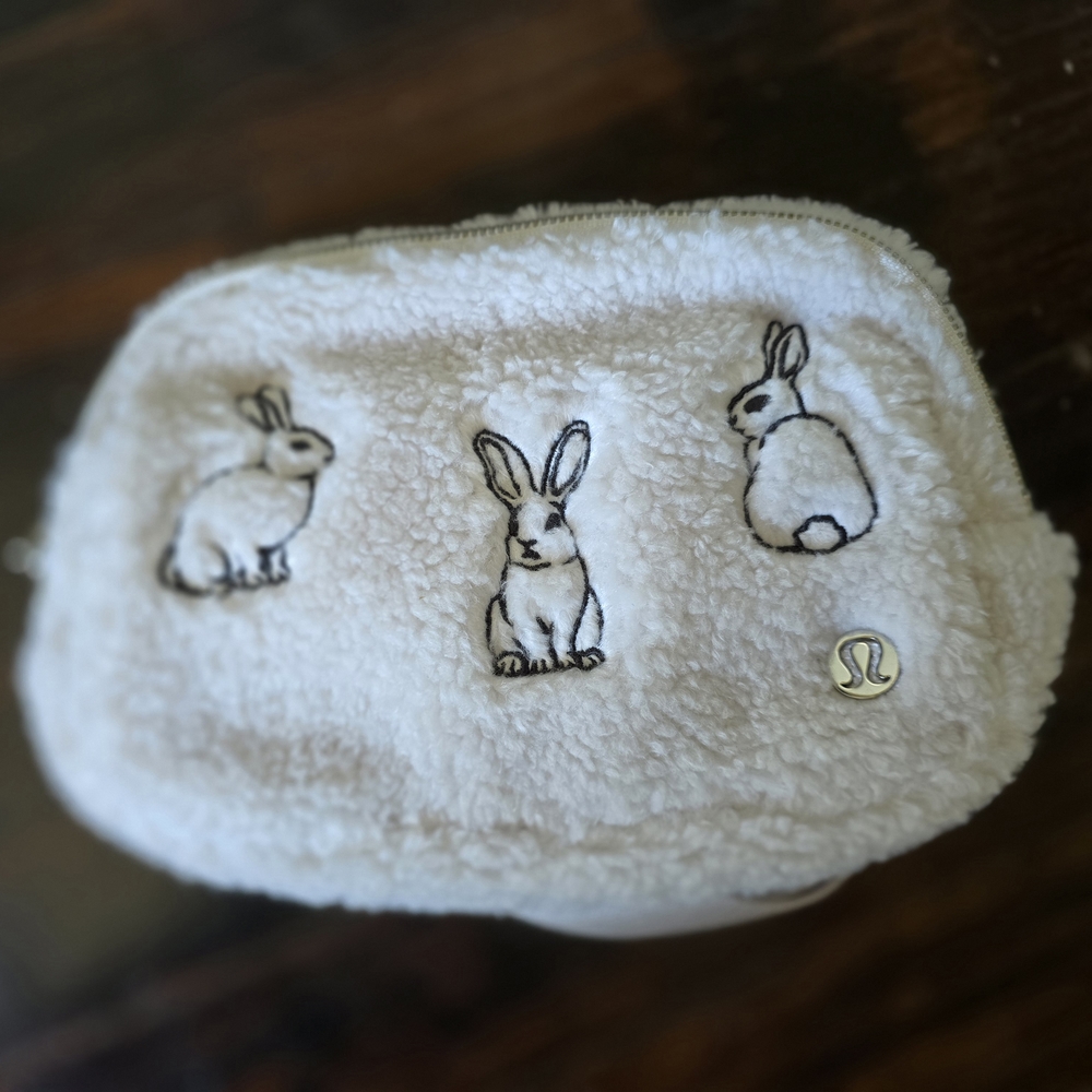 lululemon Lunar New Year Plush Fleece Rabbit Embroidery Everywhere Belt Bag 2023